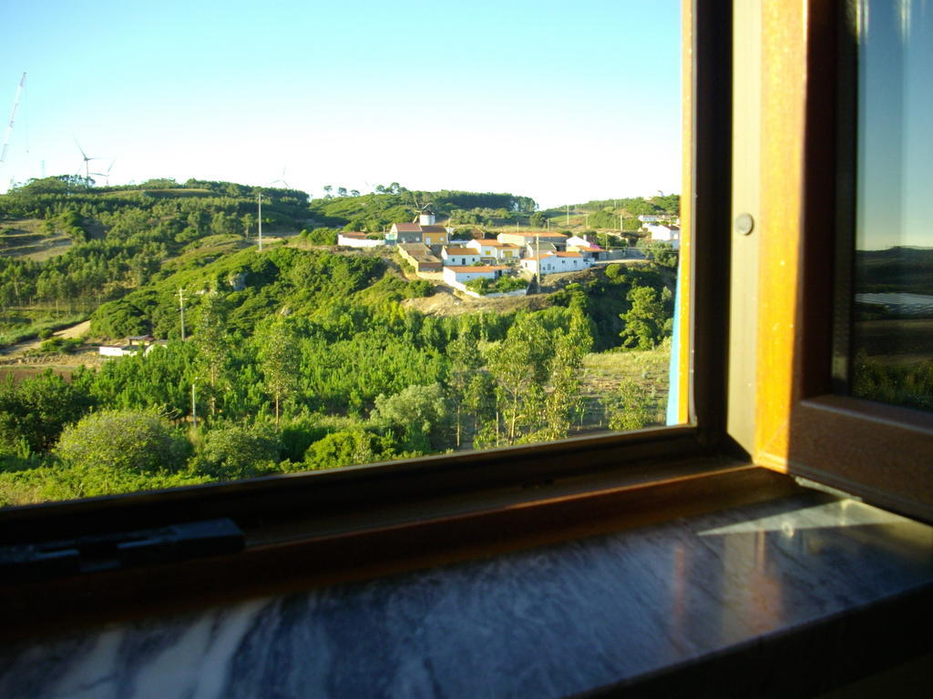 The Windhouse Villa Sao Bartolomeu dos Galegos e Moledo Room photo